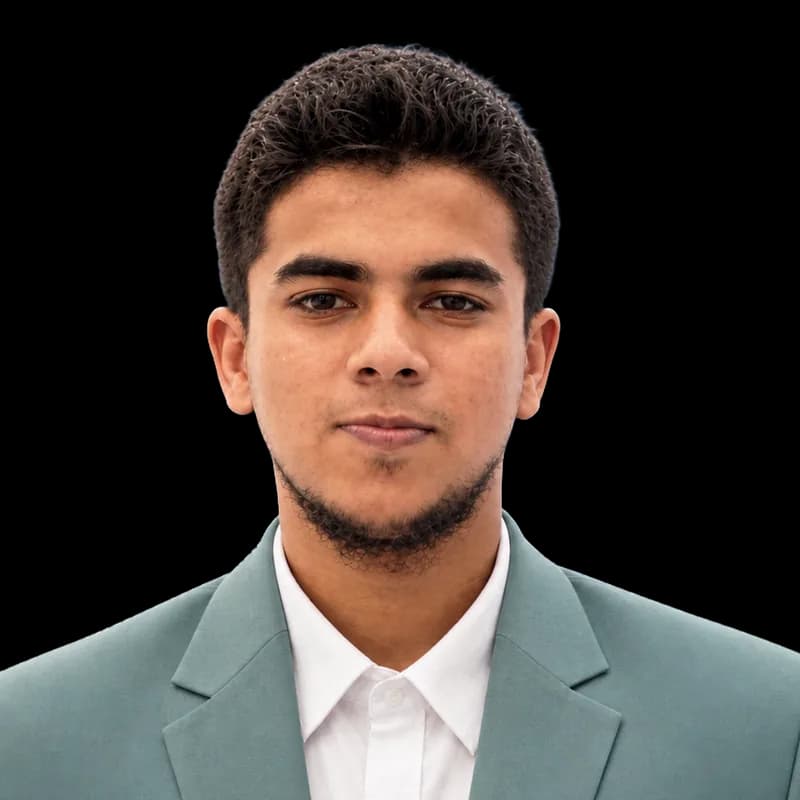 Head-and-shoulders portrait of Arshed Ahmed